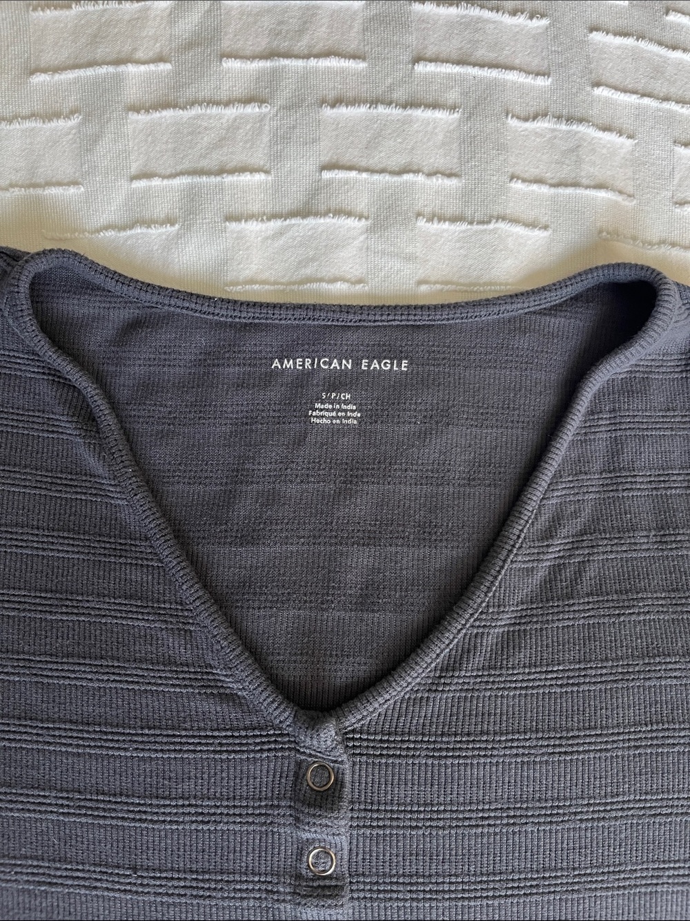 American Eagle Outfitters Blue/Grey Button-Front V-Neck Short Sleeve Crop Top Sm - Picture 2 of 7